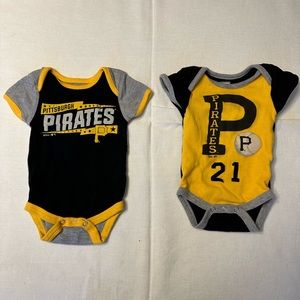 Pittsburgh Pirates MLB 0-3 Months Infant Onesie in Perfect Condition Set of 2